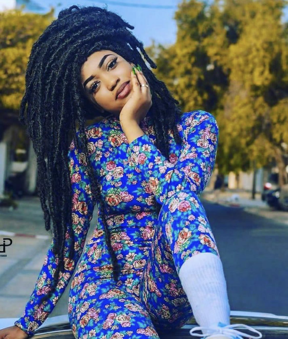 L'actrice Fatel en mode rasta