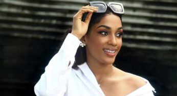 Julia, la sublime actrice et miss, éblouissante en chemise et mini-jupe en jeans